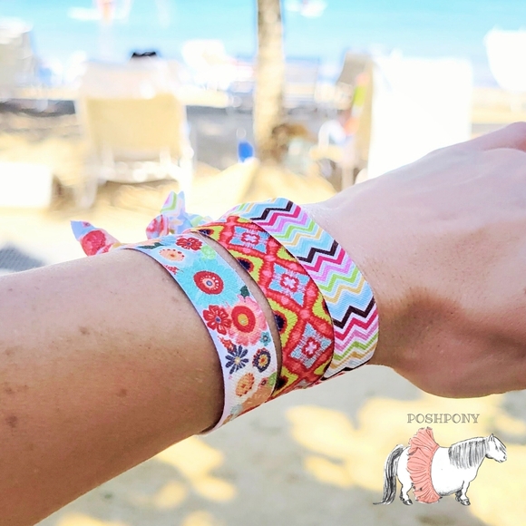 Boho Floral Theme 4-Pack Handmade No Crease FOE Elastic Hair Ties - Picture 4 of 6